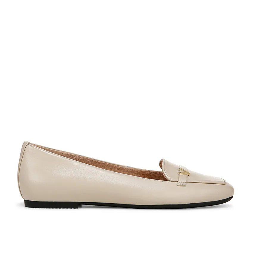 Hyacinth Hayes Women's Flat Shoes - Parchment
